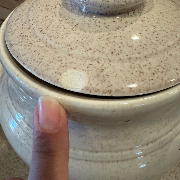 Red Wing Bob White Quail Bird cookie jar with mismatched lid - Picture 10 of 12